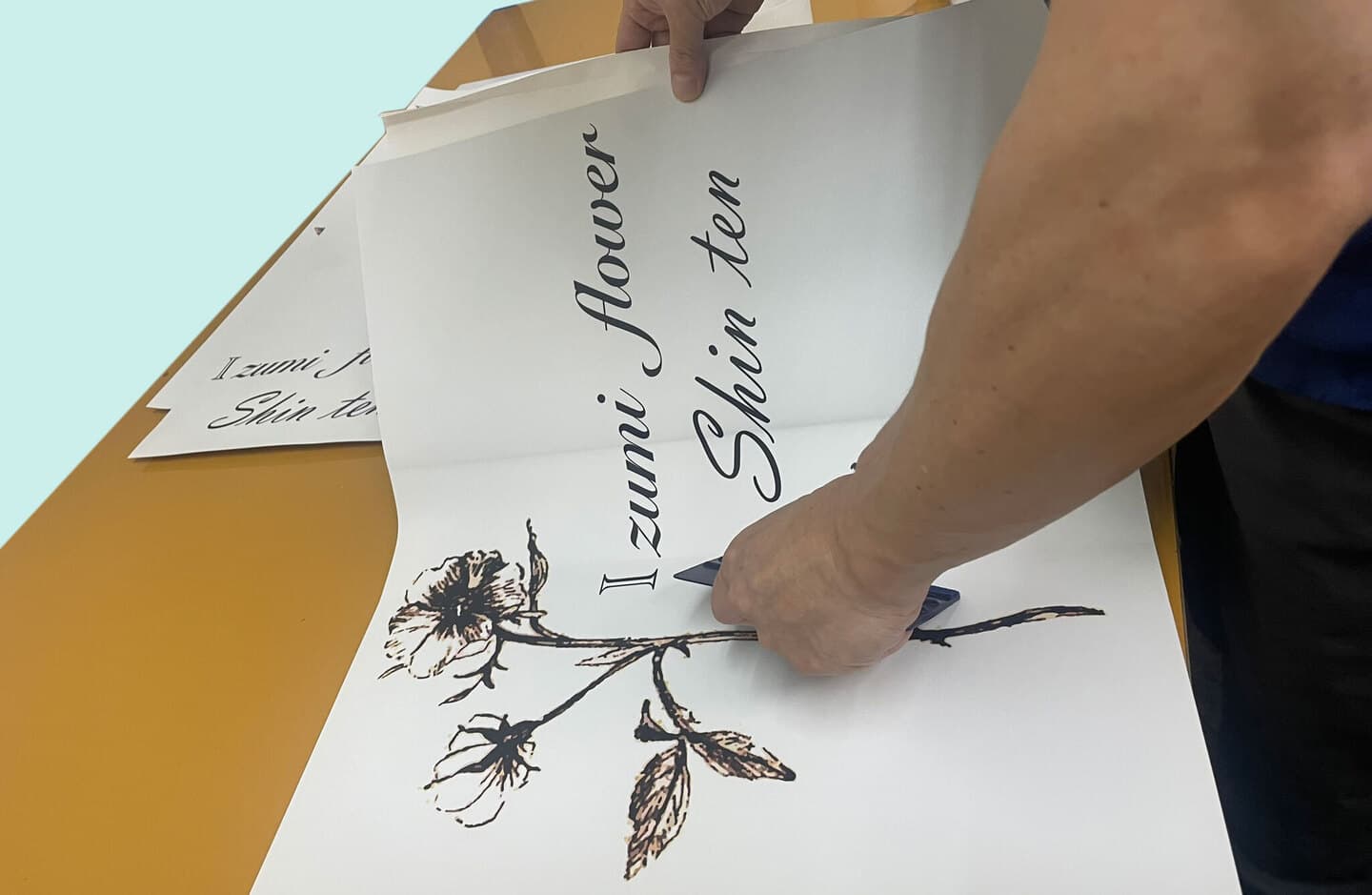 看板作成中の作業風景