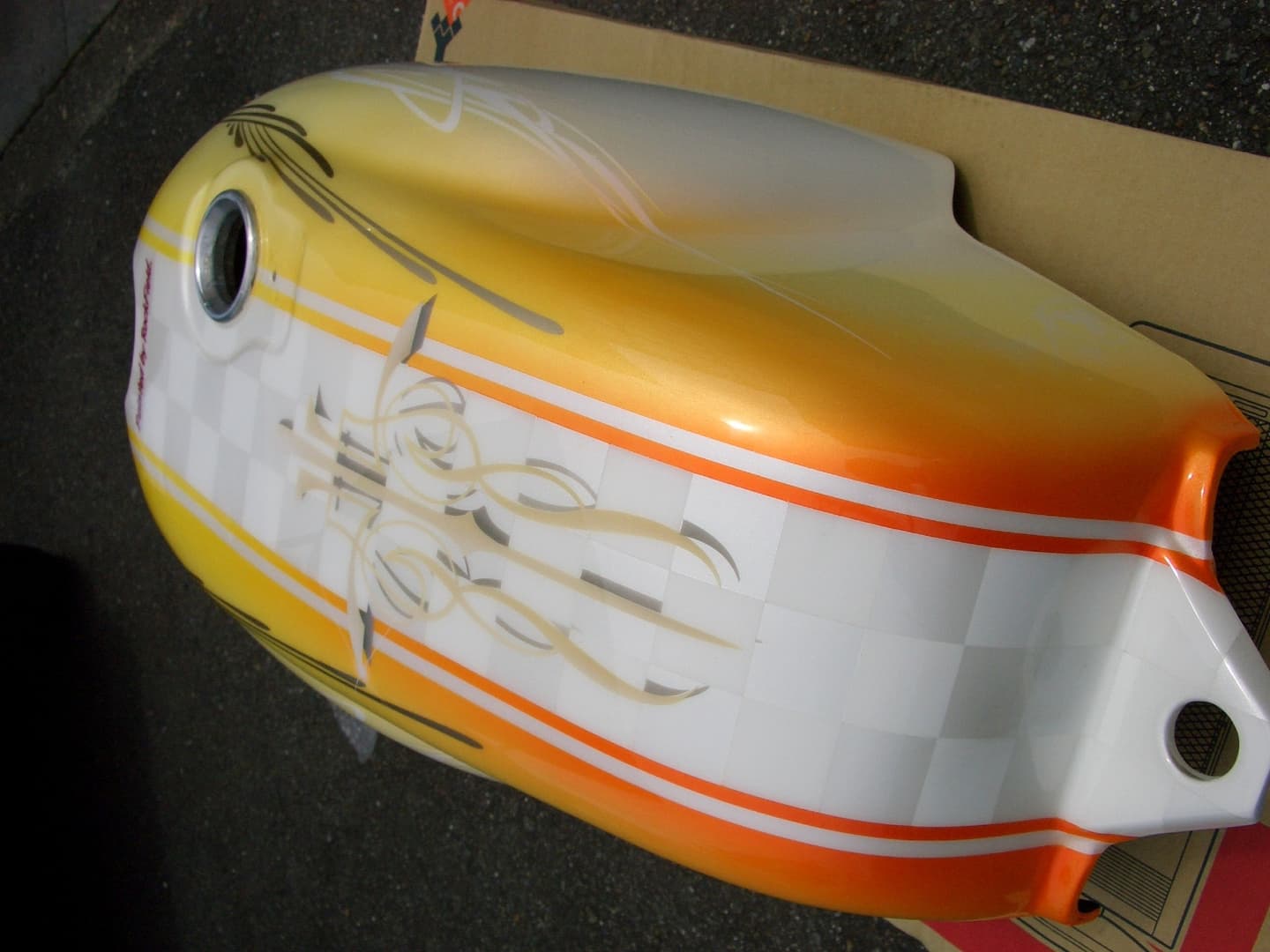 カスタムペイントバイクタンク